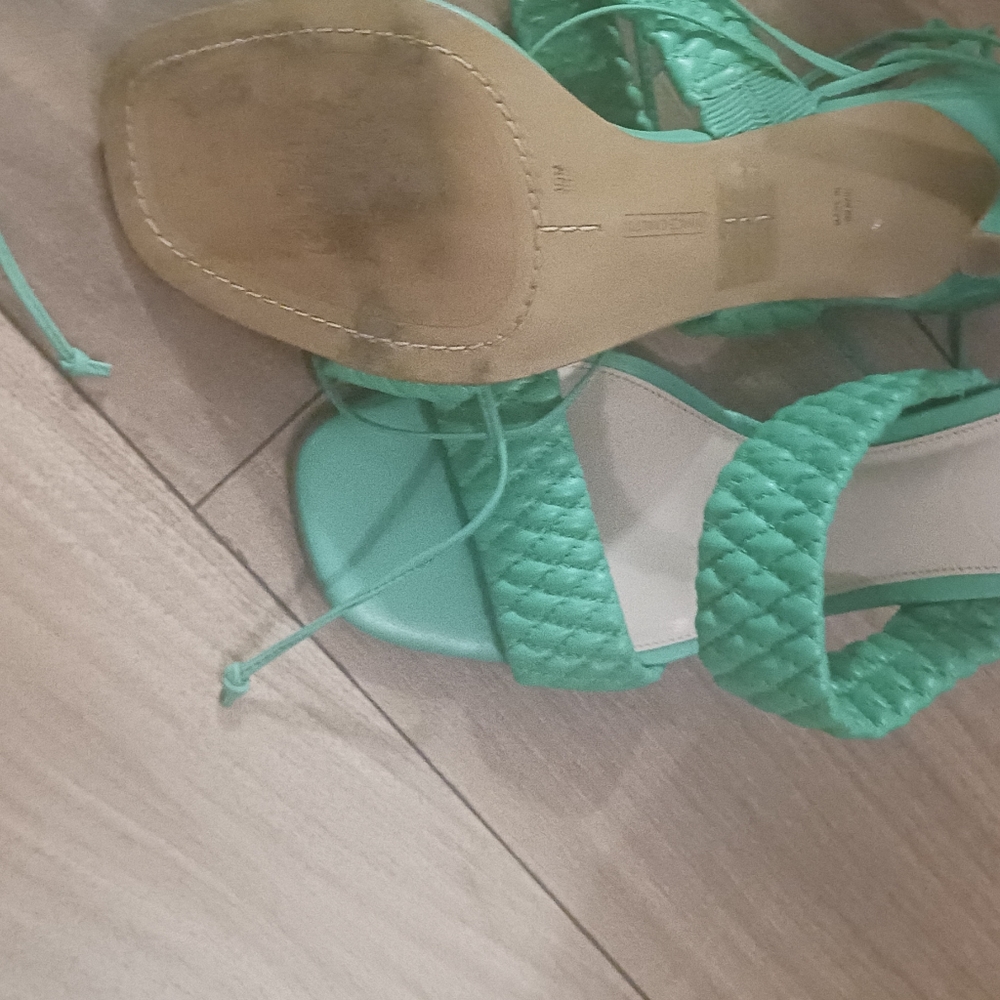 Vince Camuto sandals size 10